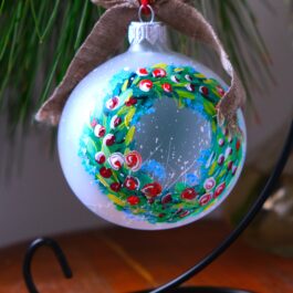 Bombka „Wianek” mleczna 8 cm