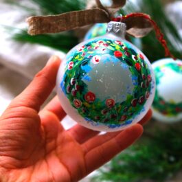 Bombka „Wianek” mleczna 8 cm