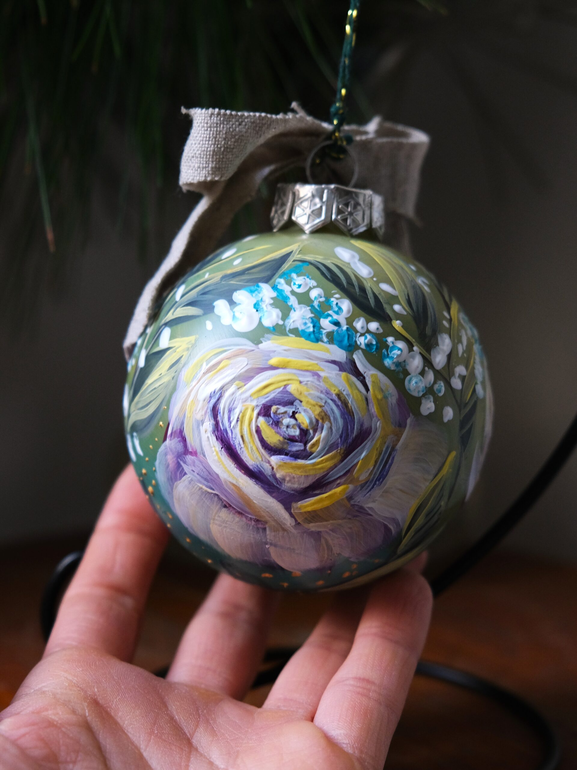 ręcznie malowana bombka z różą