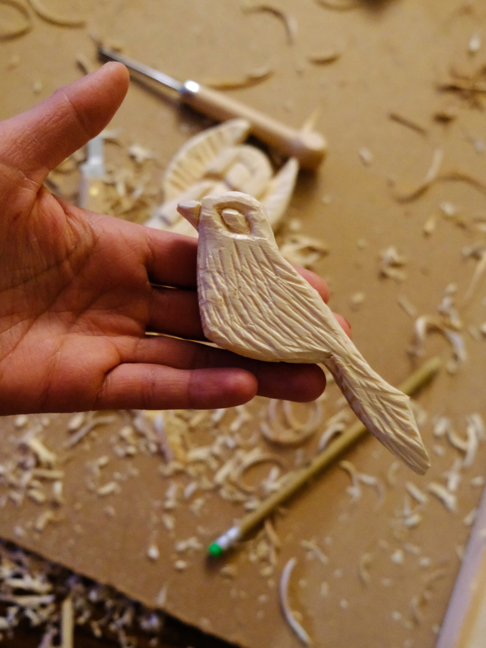 You are currently viewing Pierwsze spotkanie z dłutem – lekcja pokory i starcie z oczekiwaniami