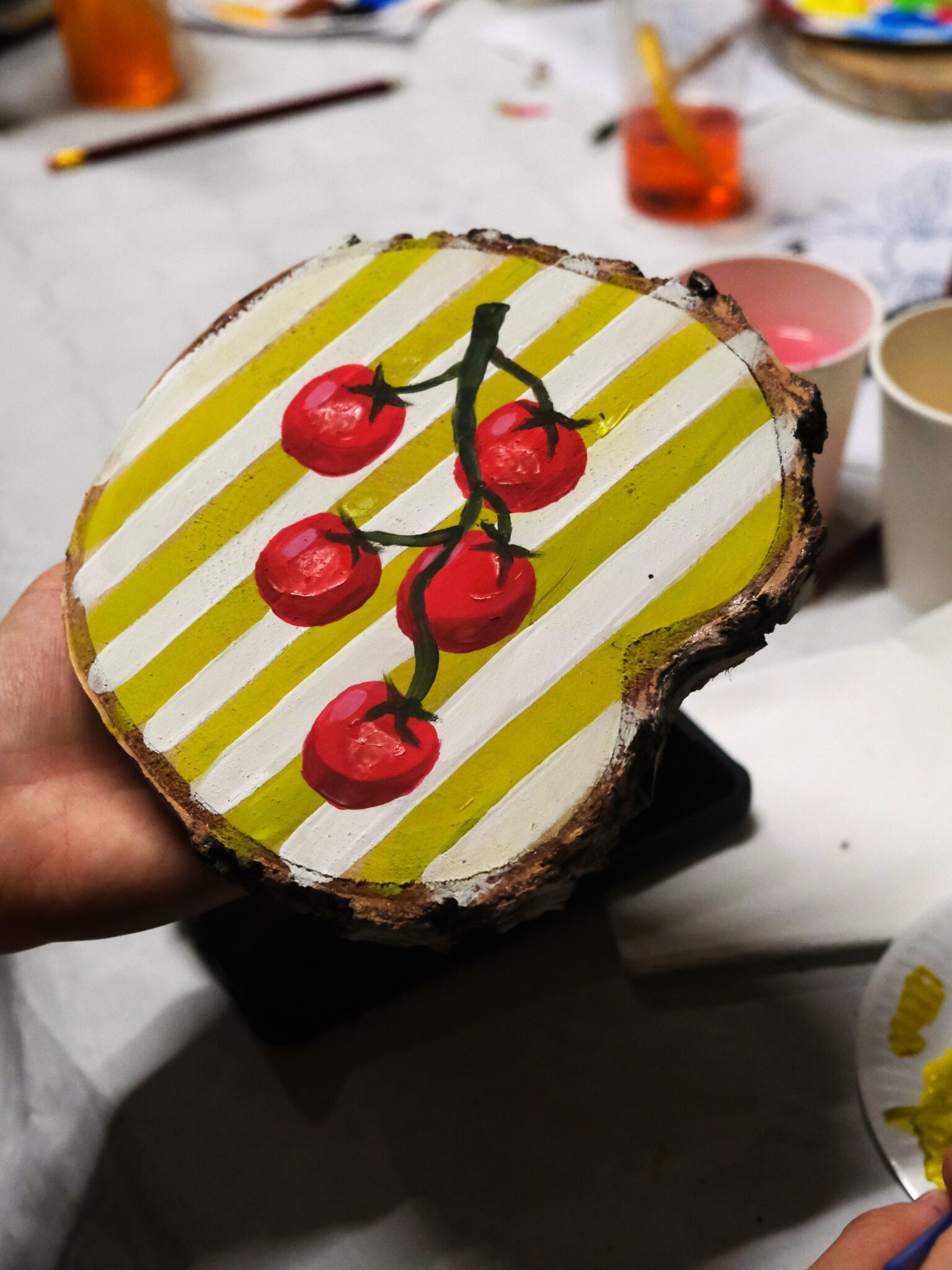 malowanie na drewnie pomidorki